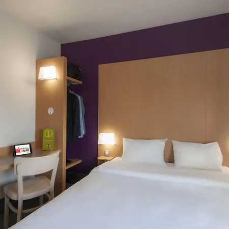 Hotel Lyon Cite Internationale 3*